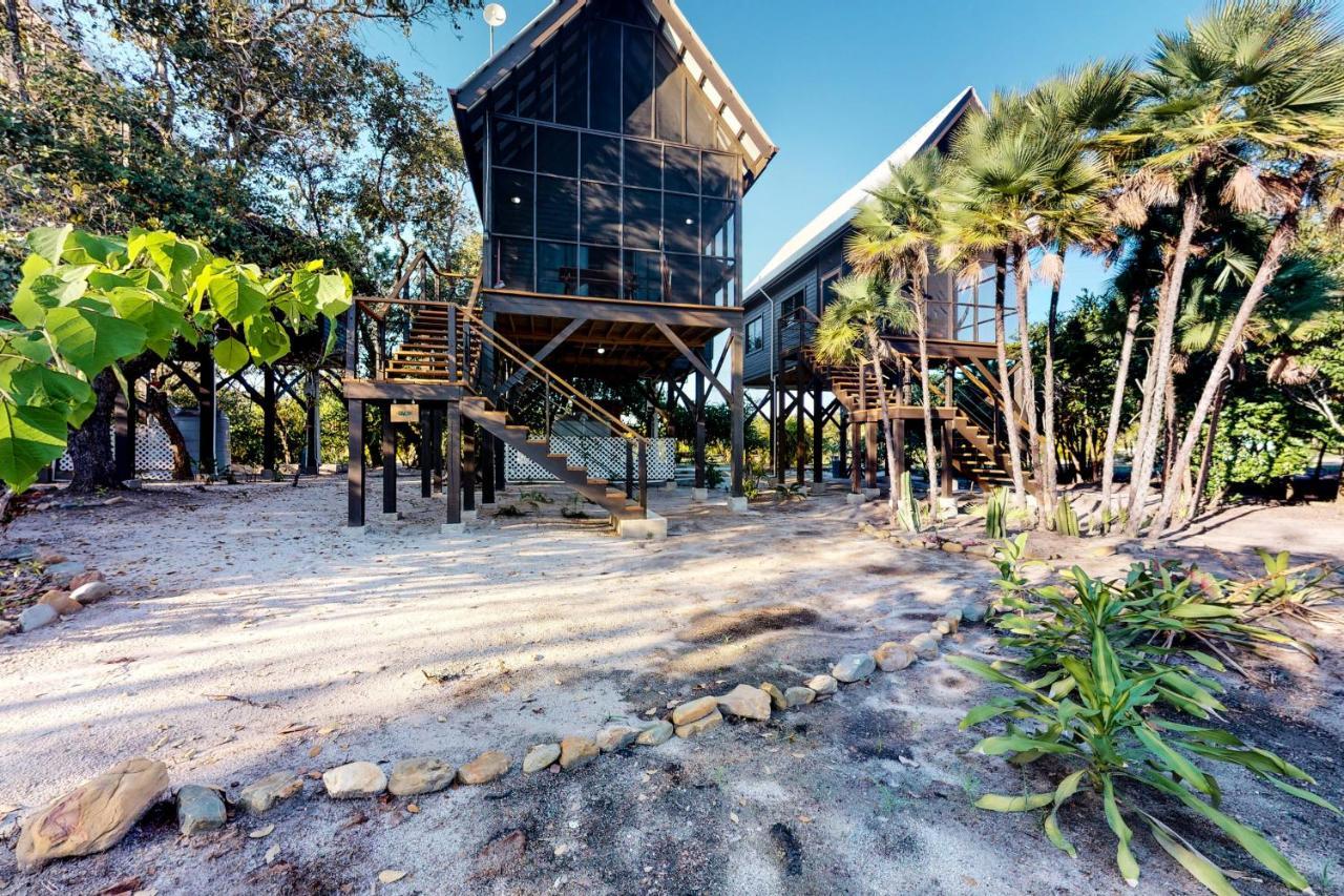 Inn The Trees Cabanas Placencia Exterior foto