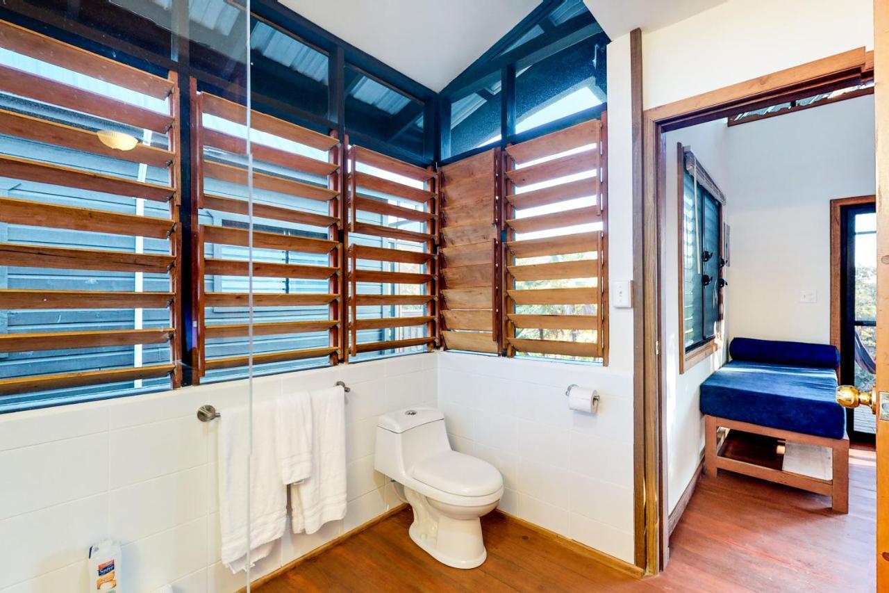 Inn The Trees Cabanas Placencia Exterior foto